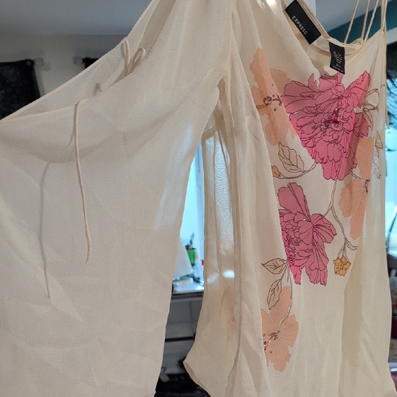 Express Cream and Pink Floral One Sleeve Blouse - Picture 3 of 6